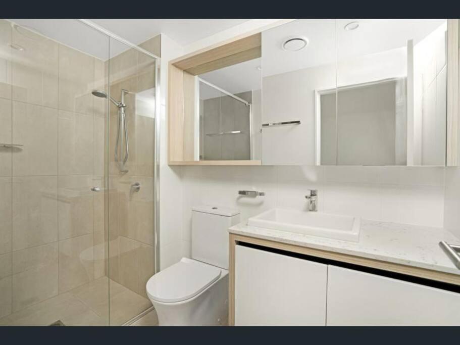 Ocean Views In The Heart Of Broadbeach! *