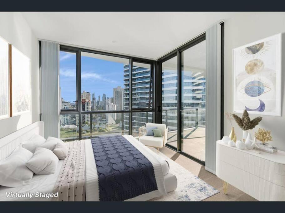 Ocean Views In The Heart Of Broadbeach! Apartment